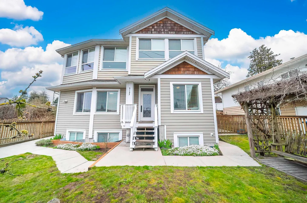 House for sale at 2123 Seventh Avenue New Westminster British Columbia - MLS: R3117605