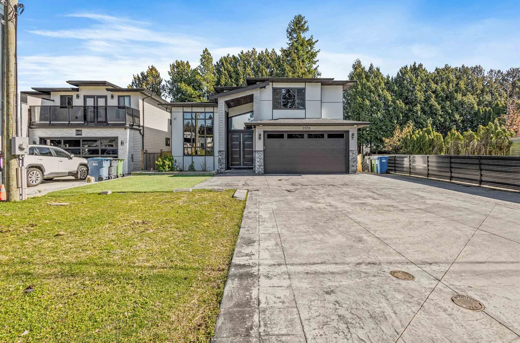 House for sale at 2128 Oakridge Crescent Abbotsford British Columbia - MLS: R3098809