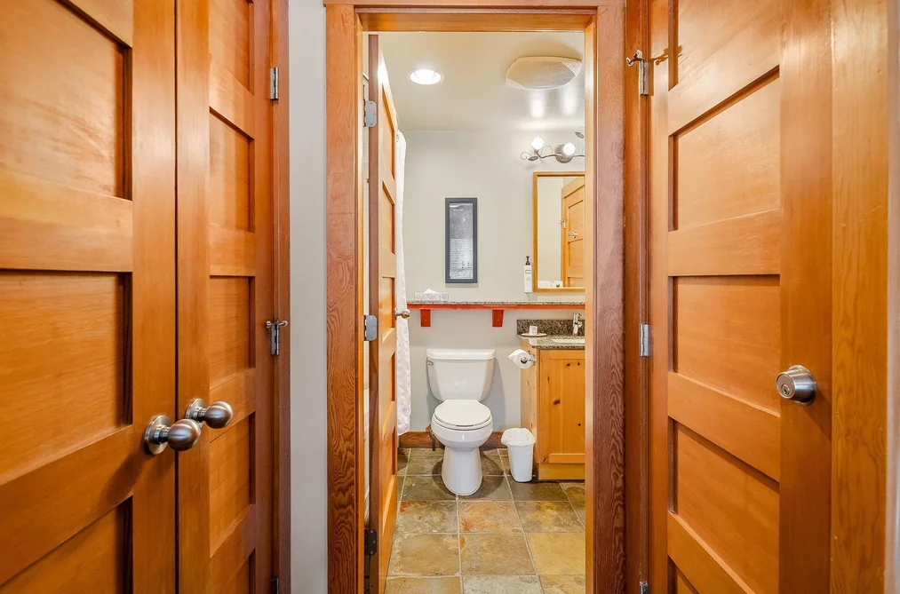 212D 2036 LONDON LANE, Whistler BC V8E 0N7, Whistler BC — Residential for Sale — Photo 14 of 21