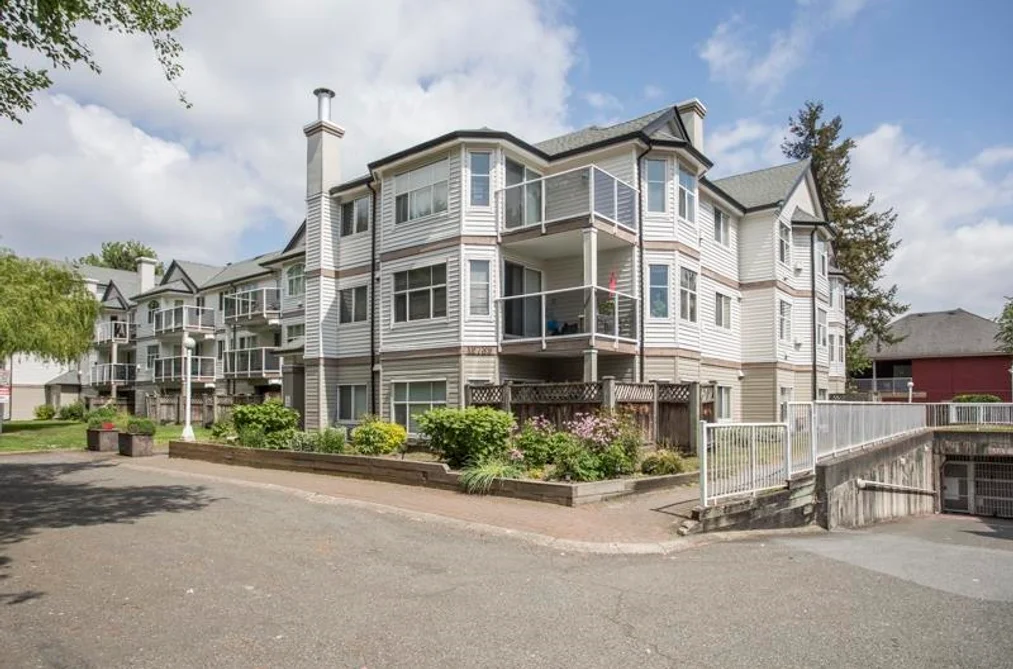 Condo for sale at 213 12739 72 Avenue Surrey British Columbia - MLS: R3124553