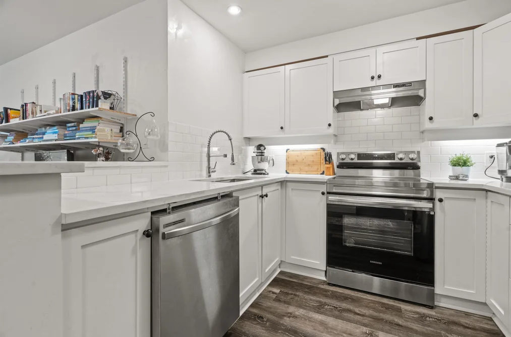 213 15 SMOKEY SMITH PLACE, New Westminster BC V3L 5V7, New Westminster BC — Residential for Sale - Photo 3