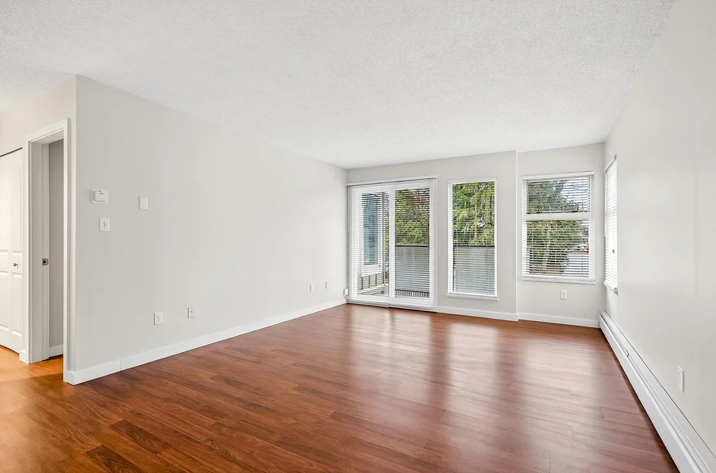 213 1850 E SOUTHMERE CRESCENT, Surrey BC V4A 6Y6, Surrey BC — Residential for Sale - Photo 3