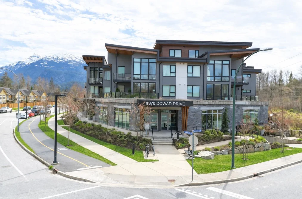Condo for sale at 213 1870 Dowad Drive Squamish British Columbia - MLS: R3122755