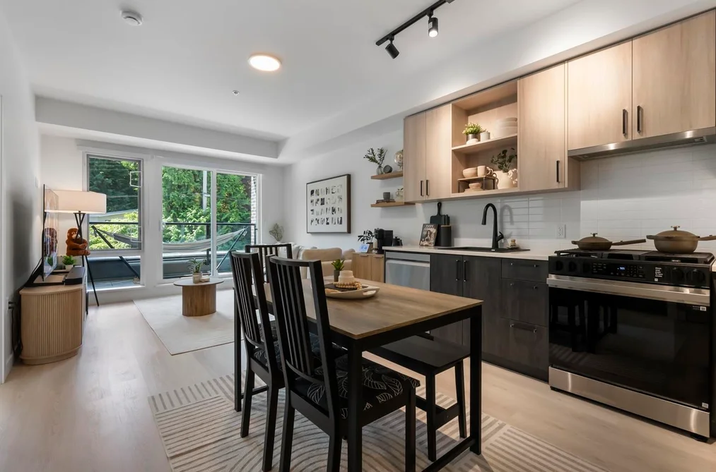 Condo for sale at 213 2002 St. George Street Port Moody British Columbia - MLS: R3144204