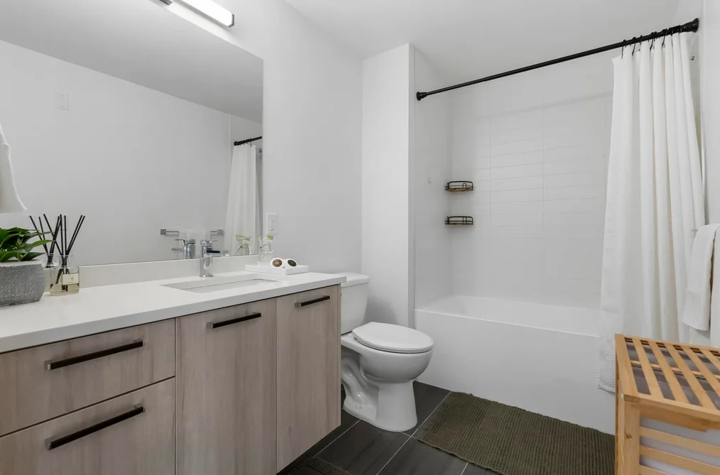 213 2002 ST. GEORGE STREET, Port Moody, BC — Residential for Sale — Photo 10 of 39