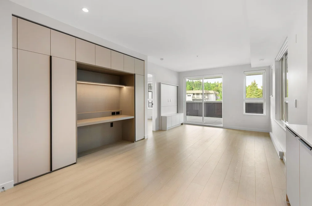 Condo for sale at 213 2015 St. Johns Street Port Moody British Columbia - MLS: R3131330