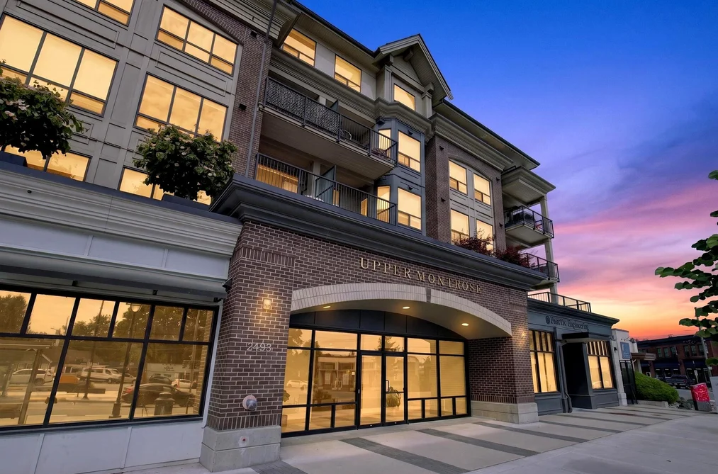 Condo for sale at 213 2493 Montrose Avenue Abbotsford British Columbia - MLS: R3136159