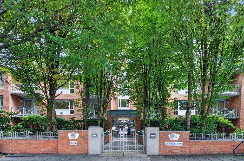 Condo for sale at 213 5770 Oak Street Vancouver British Columbia - MLS: R3165305