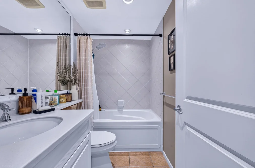 213 - 5770 Oak Street, Vancouver, BC - MLS: R3165305 - Photo 18 213 - 5770 Oak Street, Vancouver, BC - MLS: R3165305 - Photo 18
