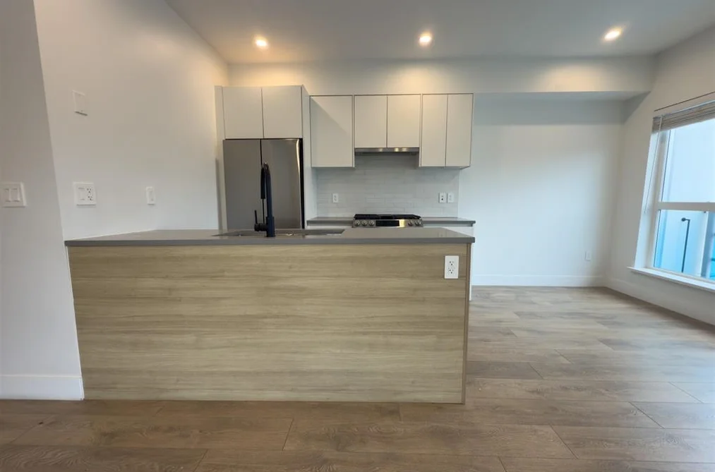 213 8496 120 STREET, Surrey BC V3W 3N5, Surrey BC — Residential for Sale - Photo 2