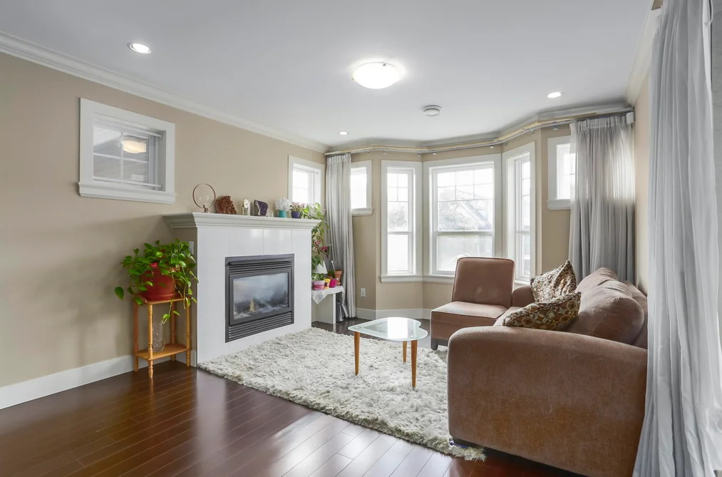 213 HUME STREET, New Westminster BC V3M 5N6, New Westminster BC — Residential for Sale - Photo 2