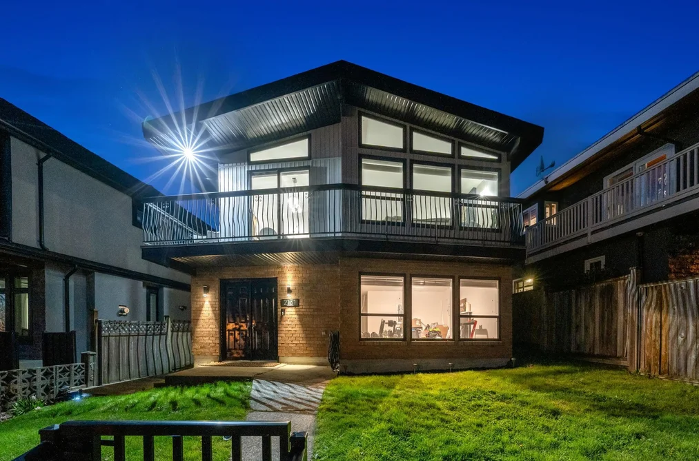 House for sale at 2131 Fraserview Drive Vancouver British Columbia - MLS: R3106211