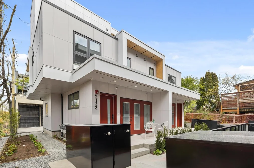 Townhouse for sale at 2133 E Pender Street Vancouver British Columbia - MLS: R3125762
