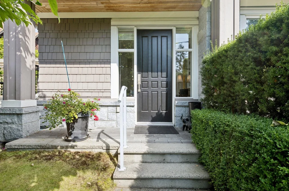 2133 GORDON AVENUE, West Vancouver BC V7V 1W1, West Vancouver BC — Residential for Sale - Photo 2