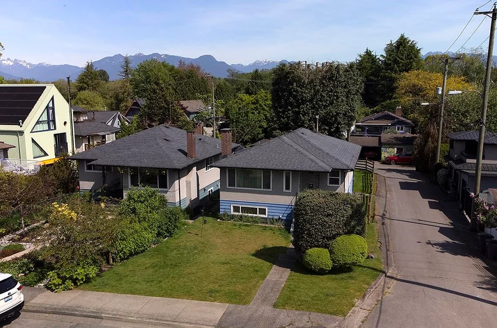 House for sale at 2137 20th Avenue Vancouver British Columbia - MLS: R3120326