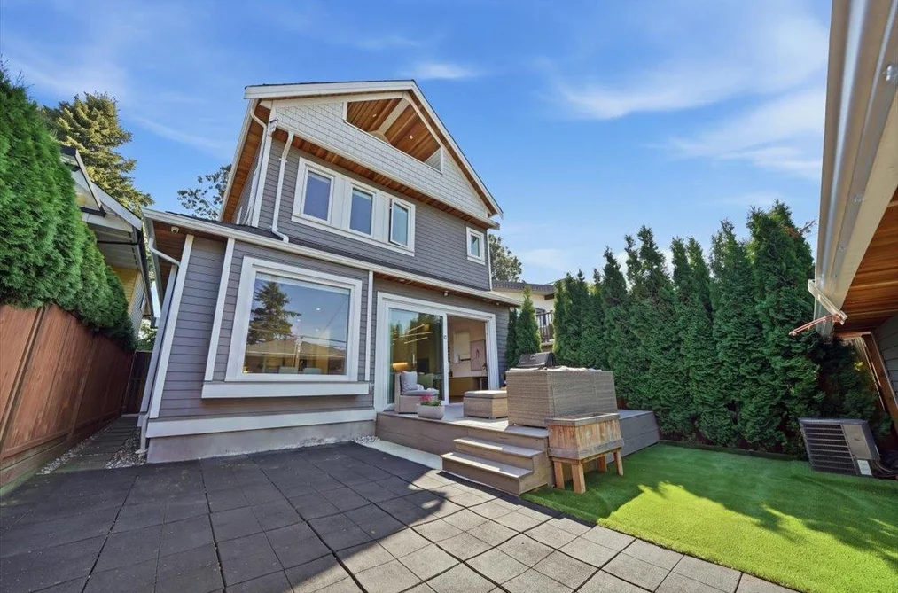 Half Duplex for sale at 2137 E 2nd Avenue Vancouver British Columbia - MLS: R3152576