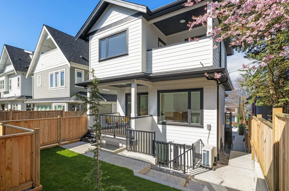 Half Duplex for sale at 2138 Venables Street Vancouver British Columbia - MLS: R3103075