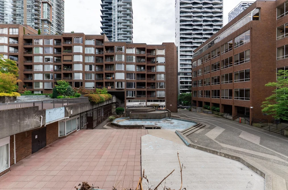 214 1330 BURRARD STREET, Vancouver, BC — Residential for Sale — Photo 15 of 21