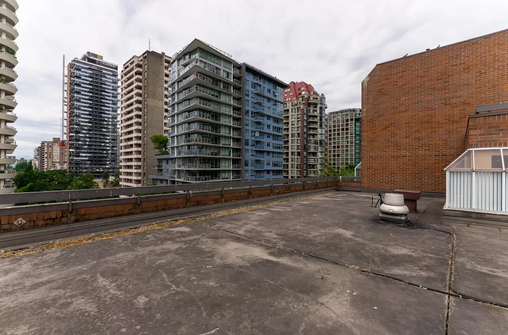 214 1330 BURRARD STREET, Vancouver, BC — Residential for Sale — Photo 17 of 21