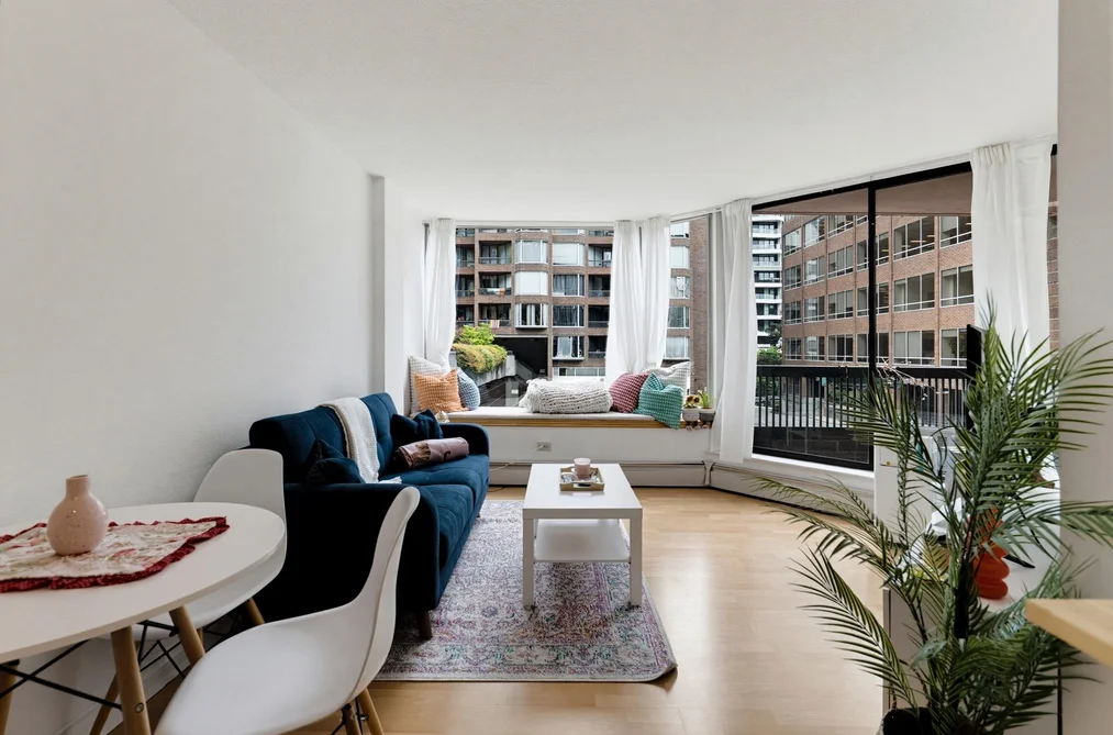 214 1330 BURRARD STREET, Vancouver, BC — Residential for Sale — Photo 3 of 21