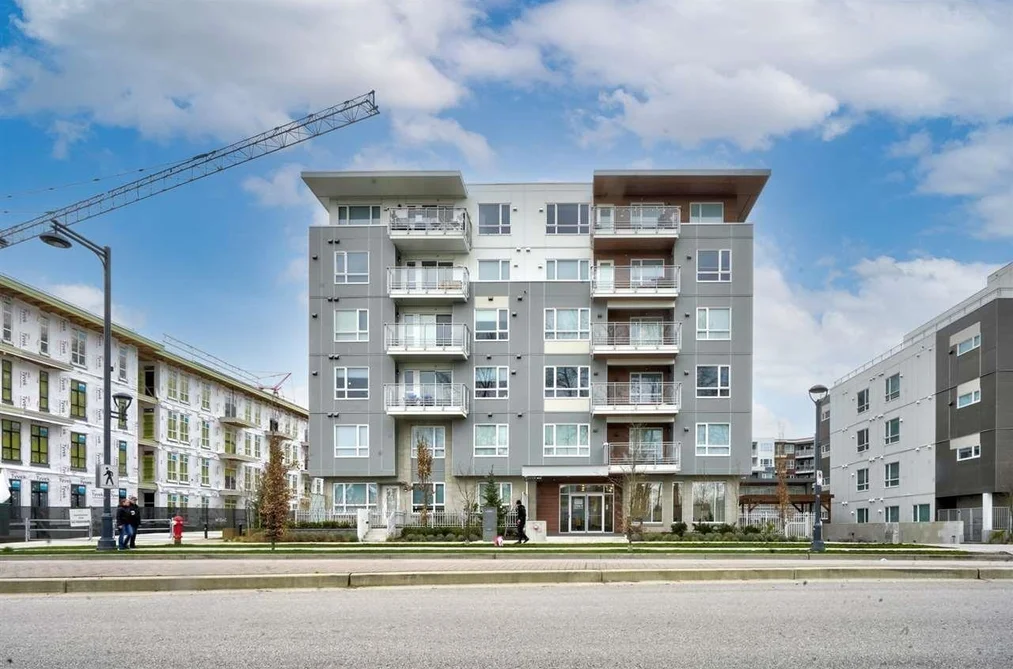 Condo for sale at 214 13963 105 Boulevard Surrey British Columbia - MLS: R3132035