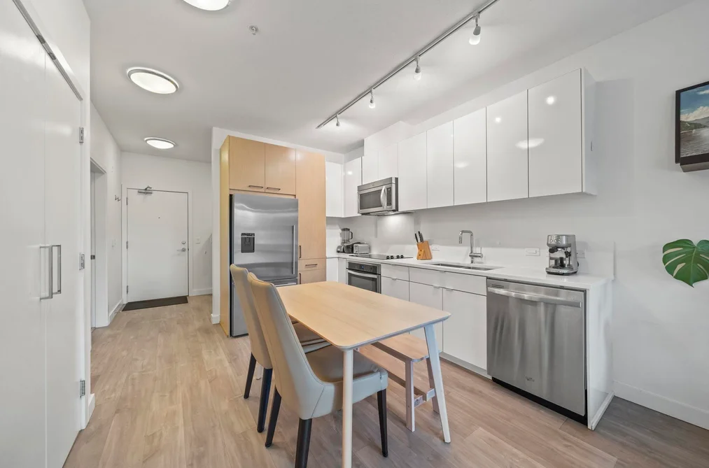 Condo for sale at 214 1621 Hamilton Avenue North Vancouver British Columbia - MLS: R3155286