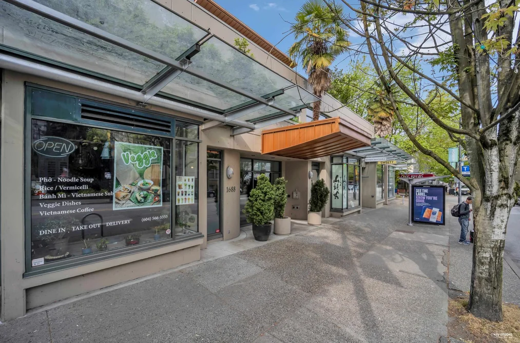 214 1688 ROBSON STREET, Vancouver BC V6G 1C7, Vancouver BC — Residential for Sale - Photo 3