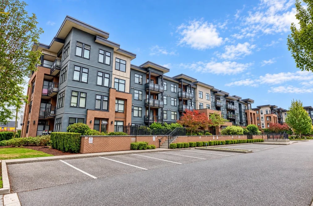 Condo for sale at 214 20078 Fraser Highway Langley British Columbia - MLS: R3161999