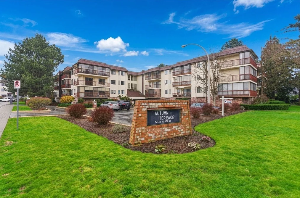 Condo for sale at 214 2414 Church Street Abbotsford British Columbia - MLS: R3155480