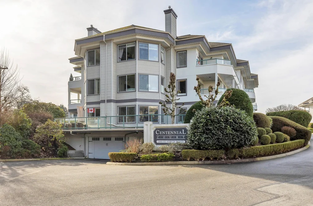 Condo for sale at 214 2451 Gladwin Road Abbotsford British Columbia - MLS: R3087693