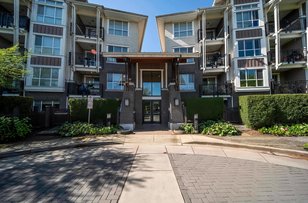 Condo for sale at 214 5788 Sidley Street Burnaby British Columbia - MLS: R3117087