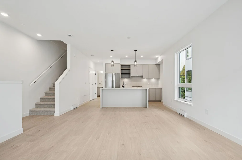 214 921 GRANT STREET, Coquitlam BC V3J 0S2, Coquitlam BC — Residential for Sale - Photo 4