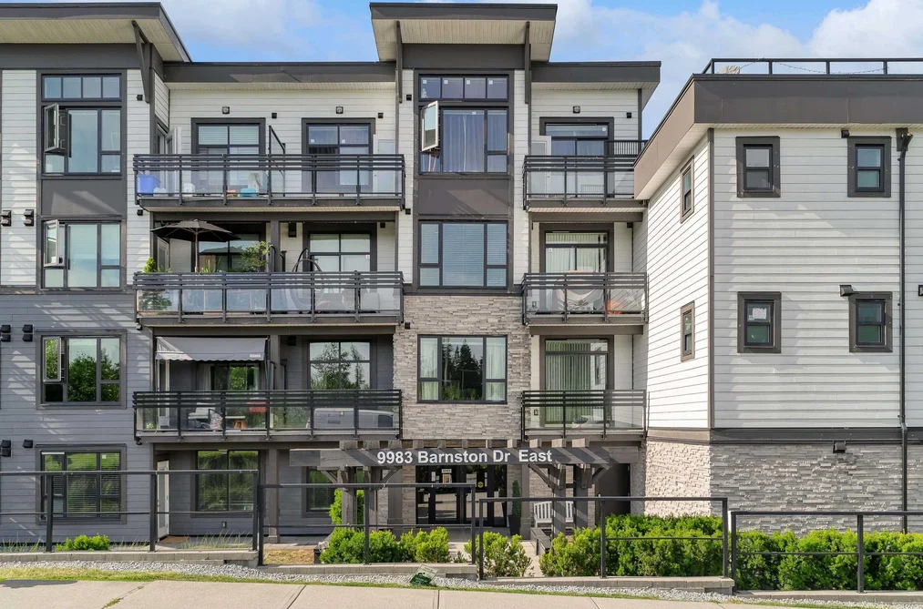 Condo for sale at 214 9983 E Barnston Drive Surrey British Columbia - MLS: R3124482