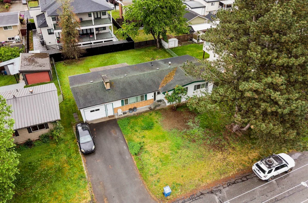 2141 LYNDEN STREET, Abbotsford BC V2T 3B6, Abbotsford BC — Residential for Sale - Photo 2