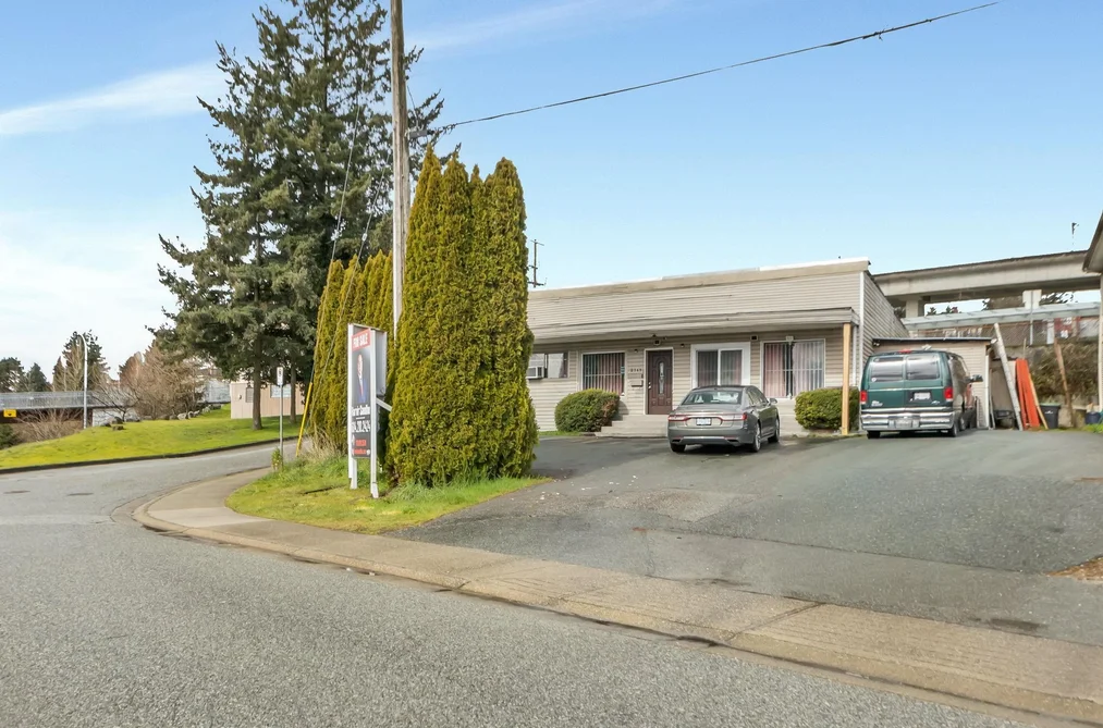 2141 MARINE WAY, New Westminster BC V3M 2H2, New Westminster BC — Residential for Sale - Photo 2