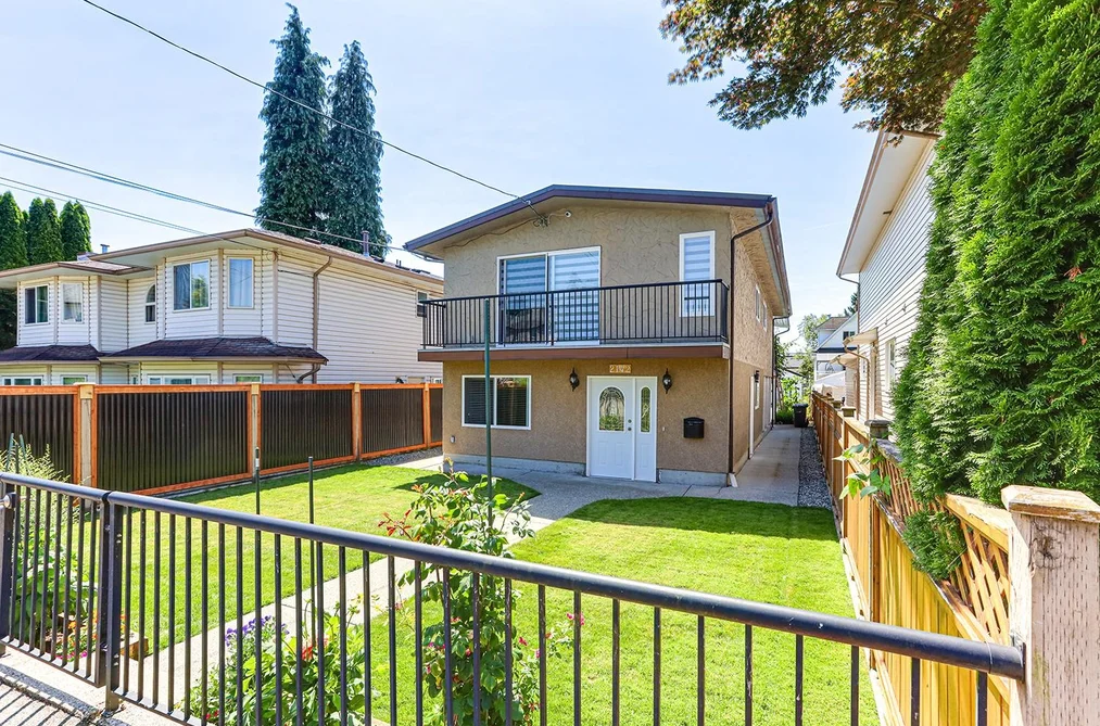 2142 GRANT AVENUE, Port Coquitlam BC V3B 1R2, Port Coquitlam BC — Residential for Sale - Photo 2