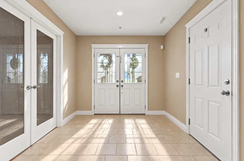 21492 Donovan Avenue, Maple Ridge, BC - MLS: R3165228 - Photo 5 21492 Donovan Avenue, Maple Ridge, BC - MLS: R3165228 - Photo 5