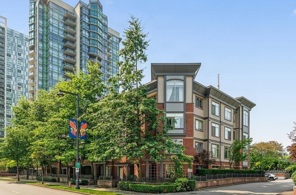 Condo for sale at 215 10455 University Drive Surrey British Columbia - MLS: R3155240