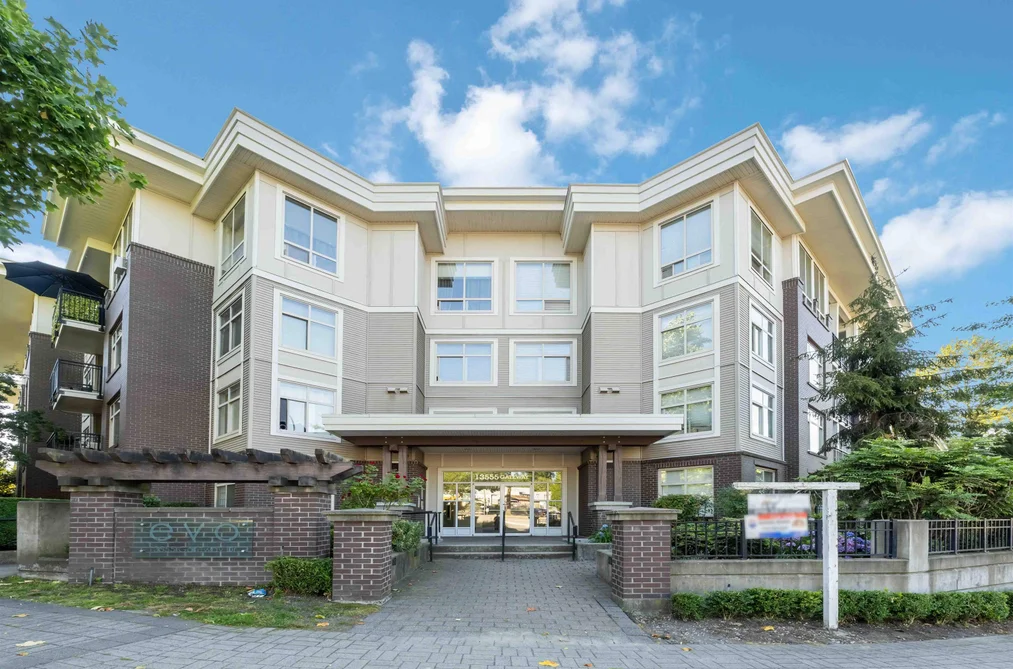 Condo for sale at 215 13555 Gateway Drive Surrey British Columbia - MLS: R3129549
