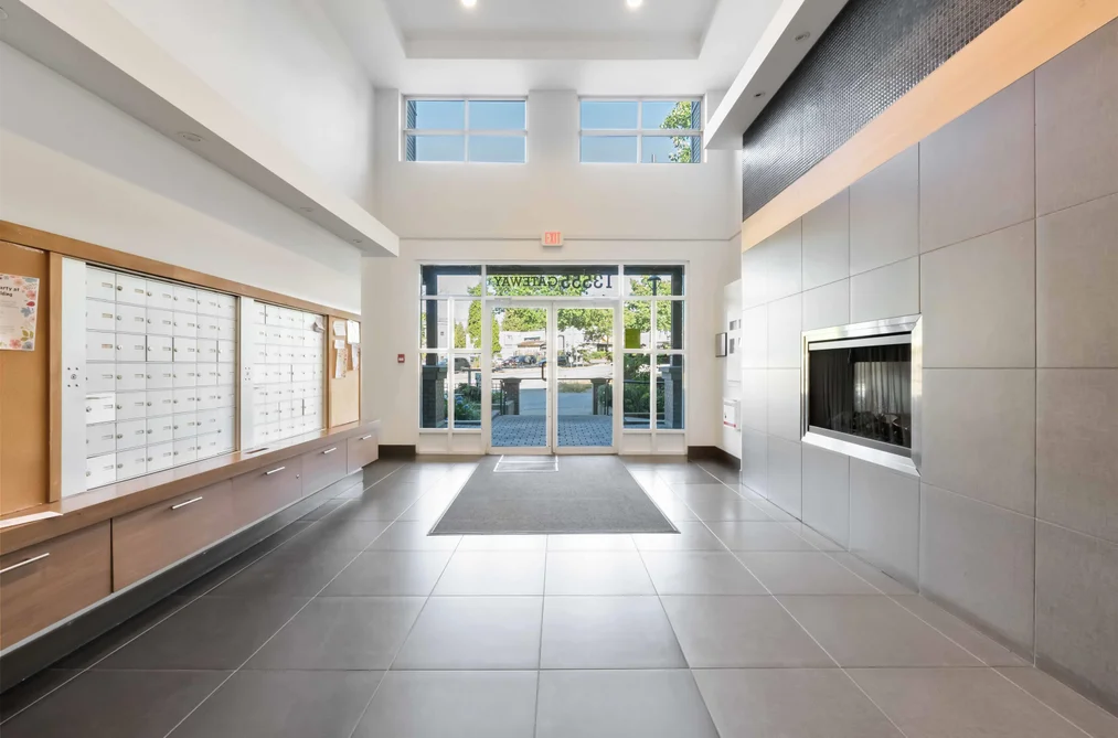 215 13555 GATEWAY DRIVE, Surrey BC V3T 0B5, Surrey BC — Residential for Sale - Photo 2