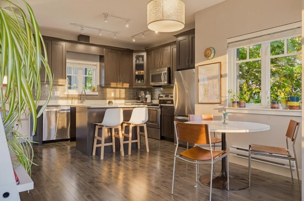 Townhouse for sale at 215 2273 Triumph Street Vancouver British Columbia - MLS: R3131367