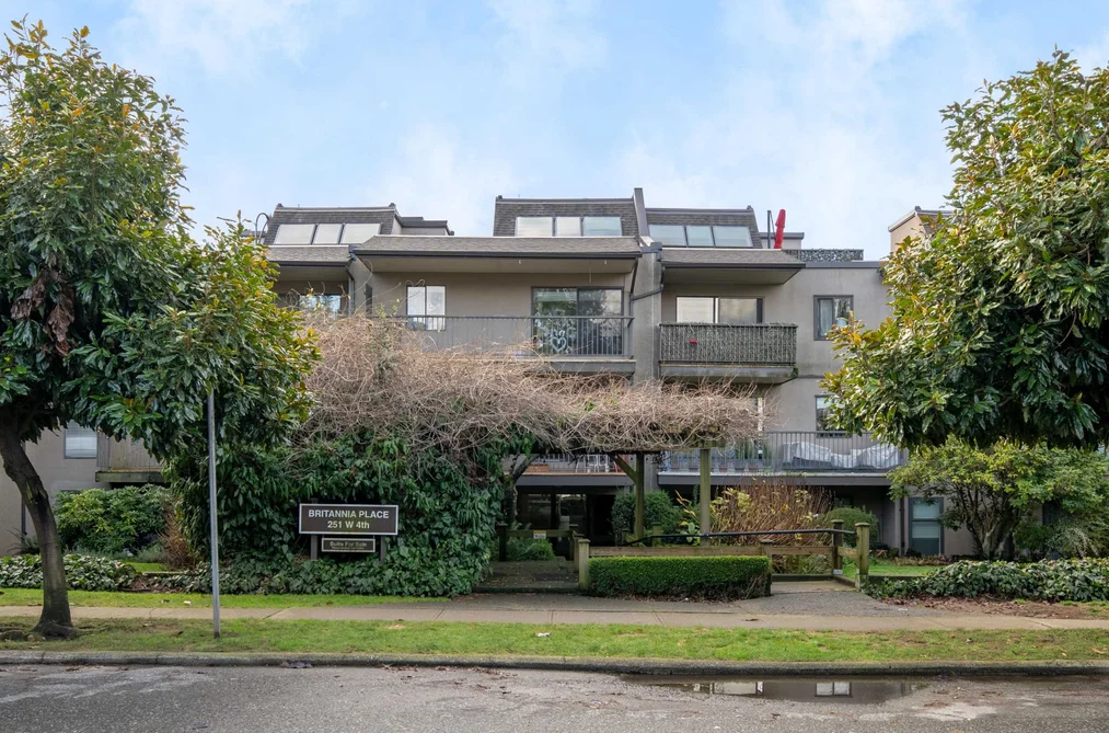 215 251 W 4TH STREET, North Vancouver BC V7M 1H8, North Vancouver BC — Residential for Sale - Photo 2