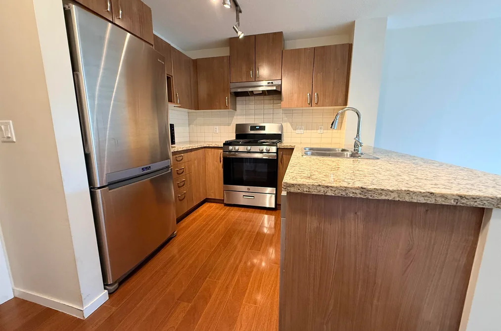 215 3110 DAYANEE SPRINGS BOULEVARD, Coquitlam BC V3E 0B4, Coquitlam BC — Residential for Sale - Photo 5