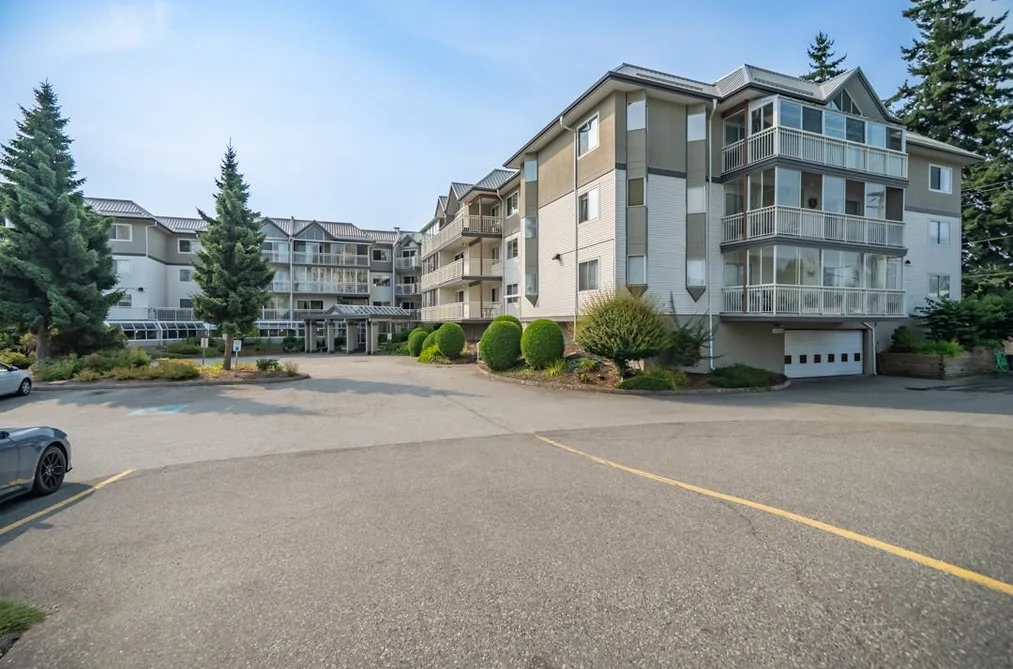 Condo for sale at 215 31930 Old Yale Road Abbotsford British Columbia - MLS: R3080571