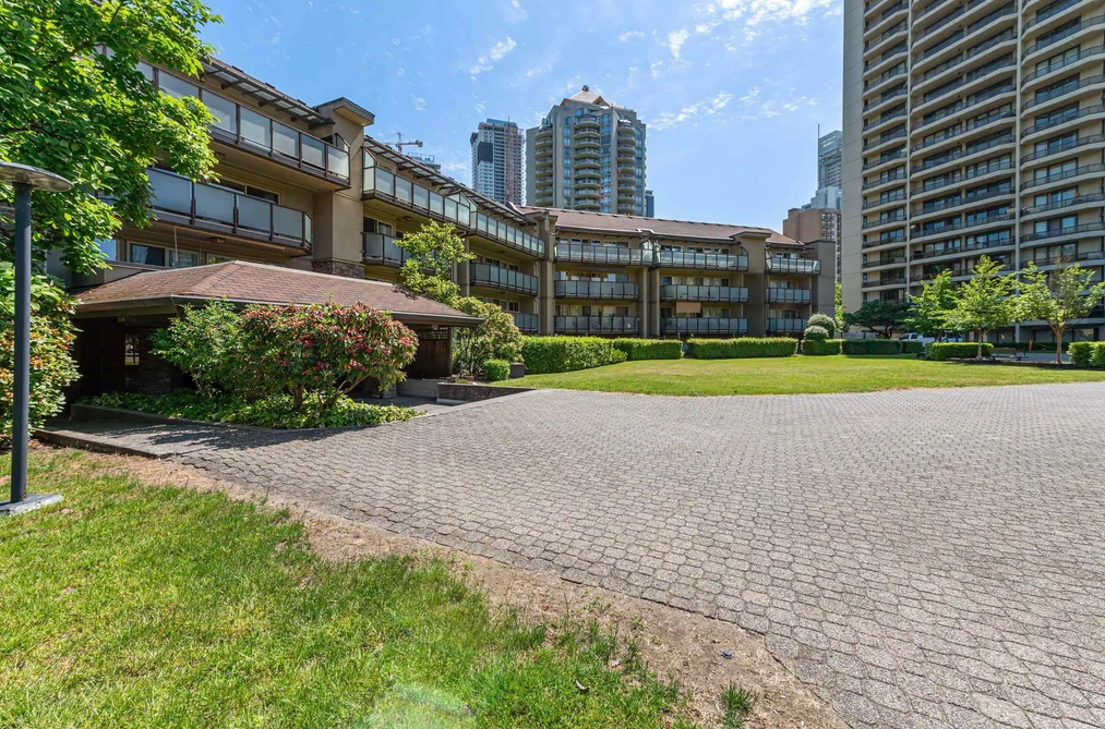 Condo for sale at 215 4373 Halifax Street Burnaby British Columbia - MLS: R3130061