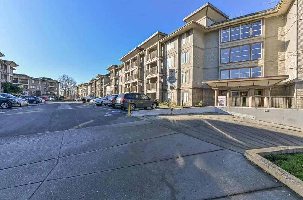 Condo for sale at 215 45567 Yale Road Chilliwack British Columbia - MLS: R3060801