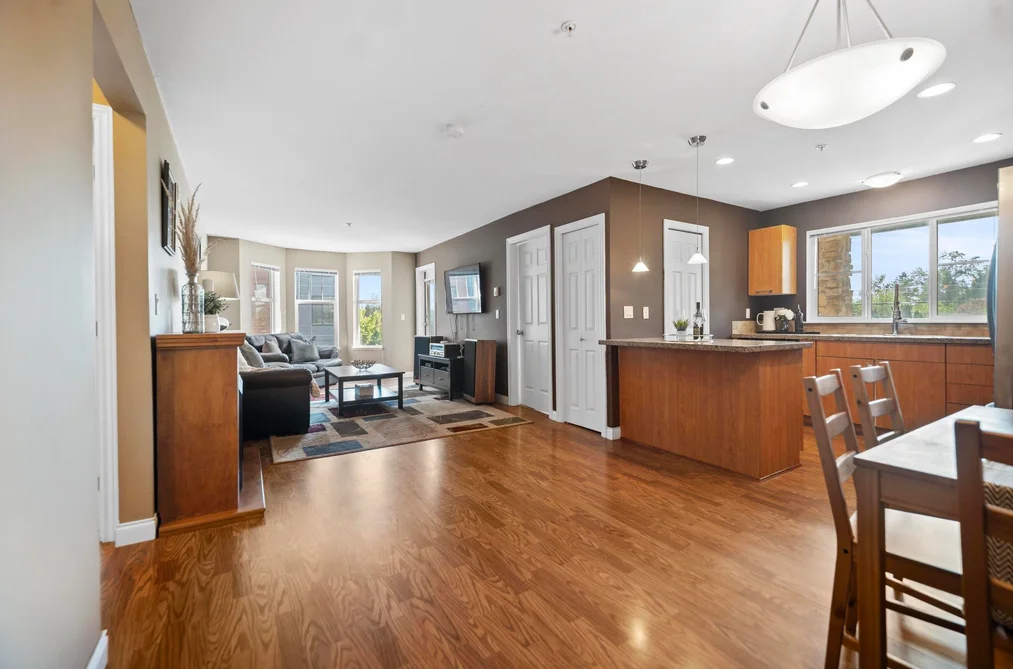 215 5438 198 STREET, Langley BC V3A 1G2, Langley BC — Residential for Sale - Photo 2