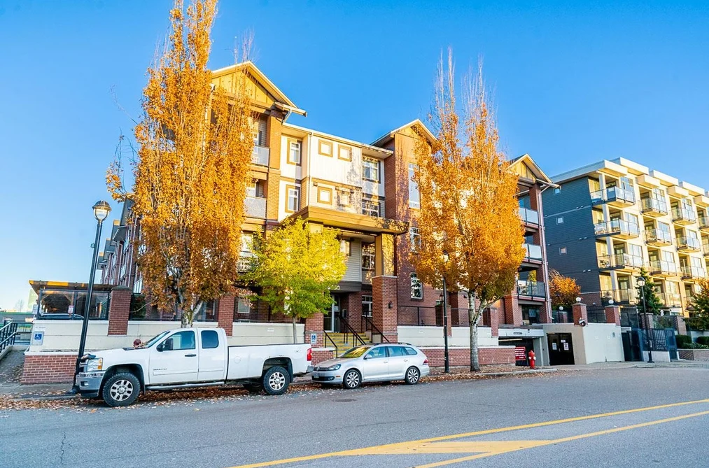 215 5650 201A STREET, Langley BC V3A 0B3, Langley BC — Residential for Sale - Photo 2