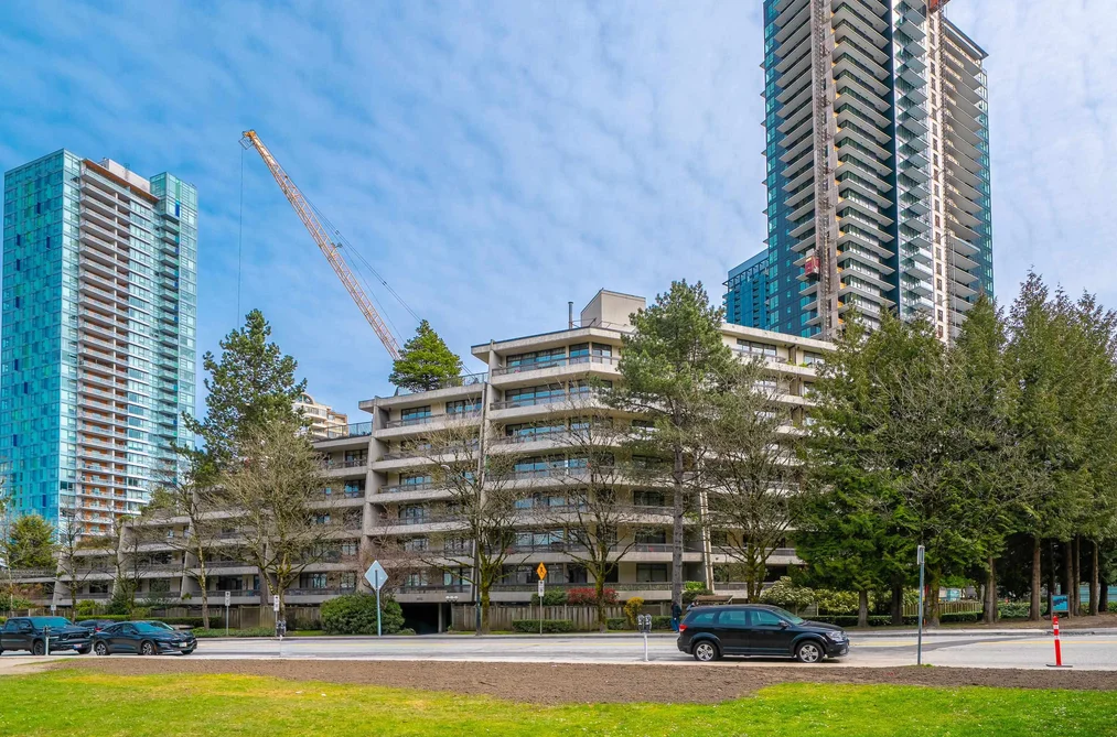 Condo for sale at 215 5932 Patterson Avenue Burnaby British Columbia - MLS: R3105606