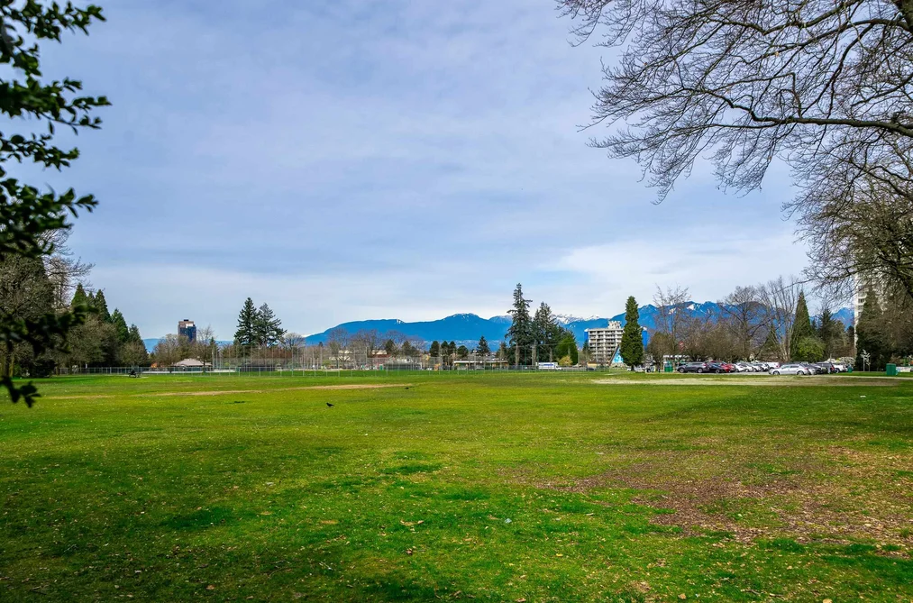 215 5932 PATTERSON AVENUE, Burnaby BC V5H 4B4, Burnaby BC — Residential for Sale - Photo 2